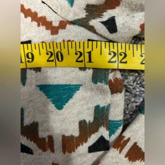 Billabong Aztec design crewneck sweatshirt with raw hemline/cuffs XL - Picture 8 of 9